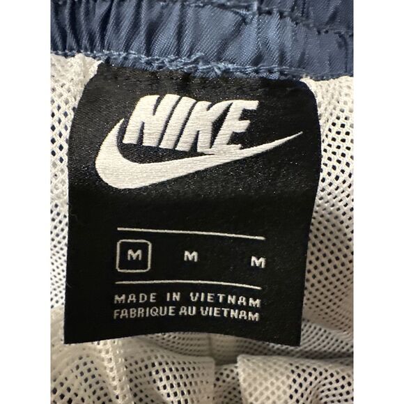 Nike Bathing Suit Men's Size M Drawstring and Mesh Lining with Pockets - Picture 3 of 6